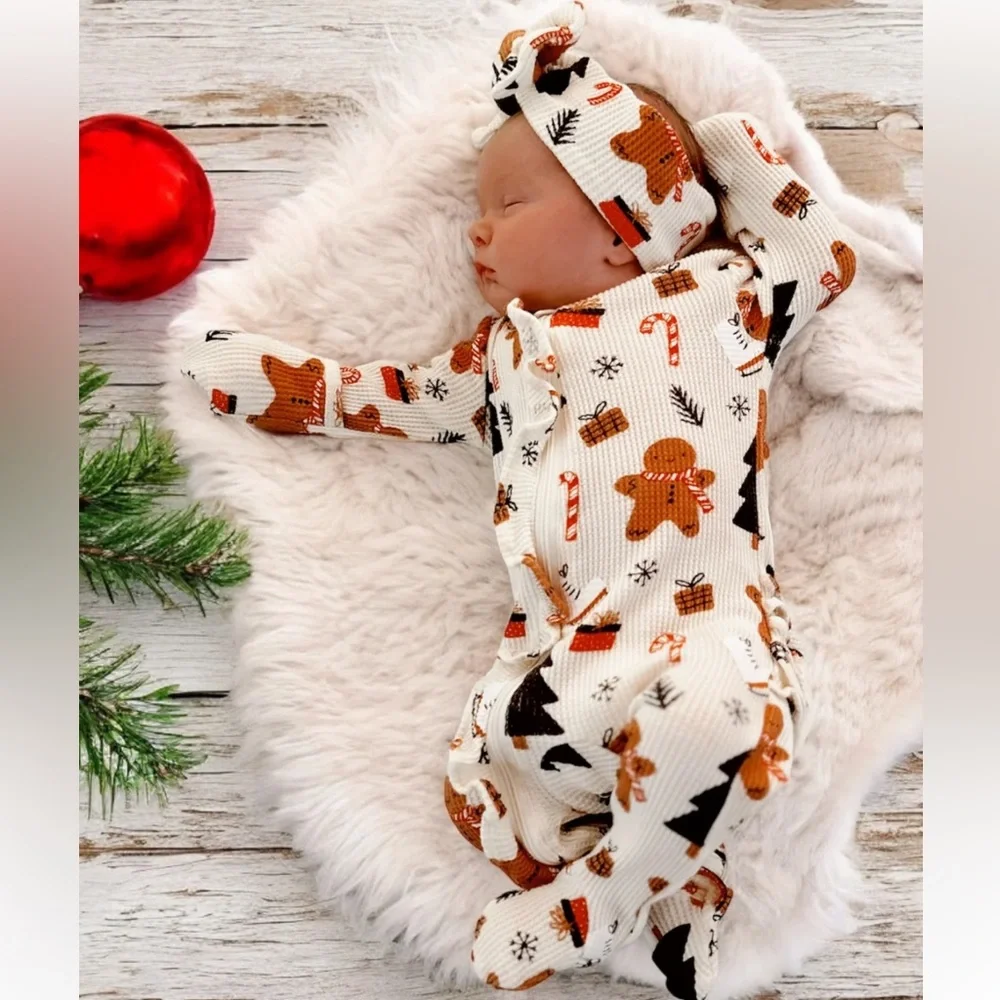NWT Organic Waffle Ruffle Zip Footie, Gingerbread Wonderland Snow, 3-6mo